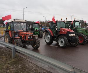 Trwa protest rolników w woj. lubelskim. Blokady są w wielu miejscach w regionie [DUŻO ZDJĘĆ]