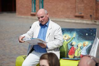 Zaczytana Galeria Kazimierz: Wielka Zbiórka Książek i inspirująca... ławka!