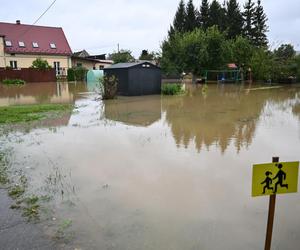 Zalane wsie, ewakuacja, woda na ulicach miasta. Dramatyczna sytuacja na południu Polski. 