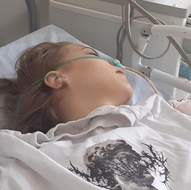 Bytom. 17-latkę na przejściu potrącił samochód. "Pani Elu, Agnieszkę potrąciło auto. Leży, co mam zrobić?!”