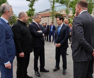 Negocjacje w Turcji rozpoczęte. Nagła wiadomość Trumpa. Spotkam się z Putinem