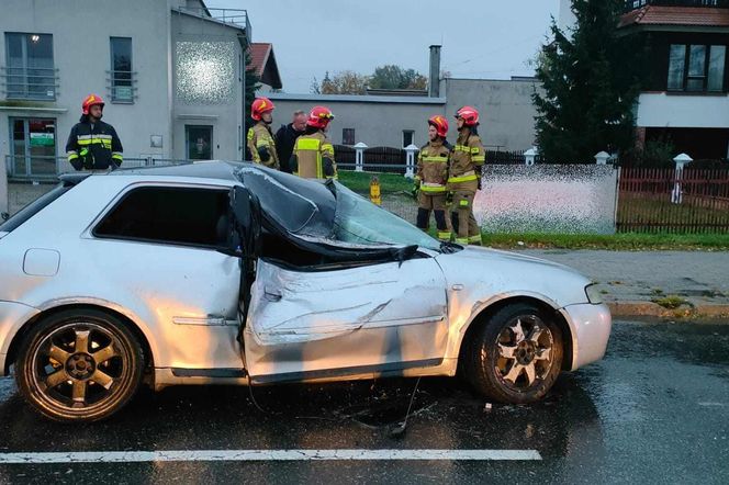 Kraksa przy galerii w Tarnowie. Opel zderzył się z audi