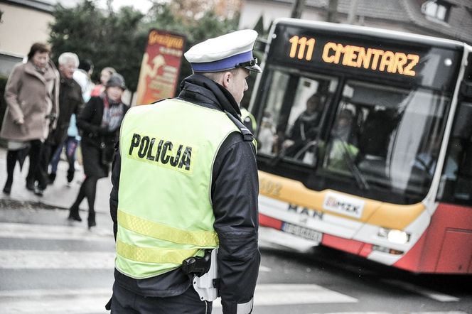 Autobusami dojedziemy na cmentarz, a nad ruchem czuwać będzie policja.