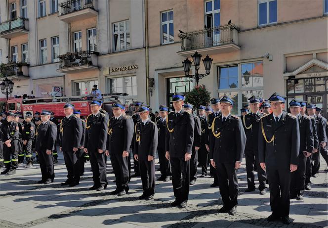 Uroczystość nadania sztandaru Komendzie Miejskiej Państwowej Straży Pożarnej w Kaliszu