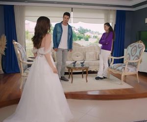 Olśniewająca Zeynep w sukni ślubnej