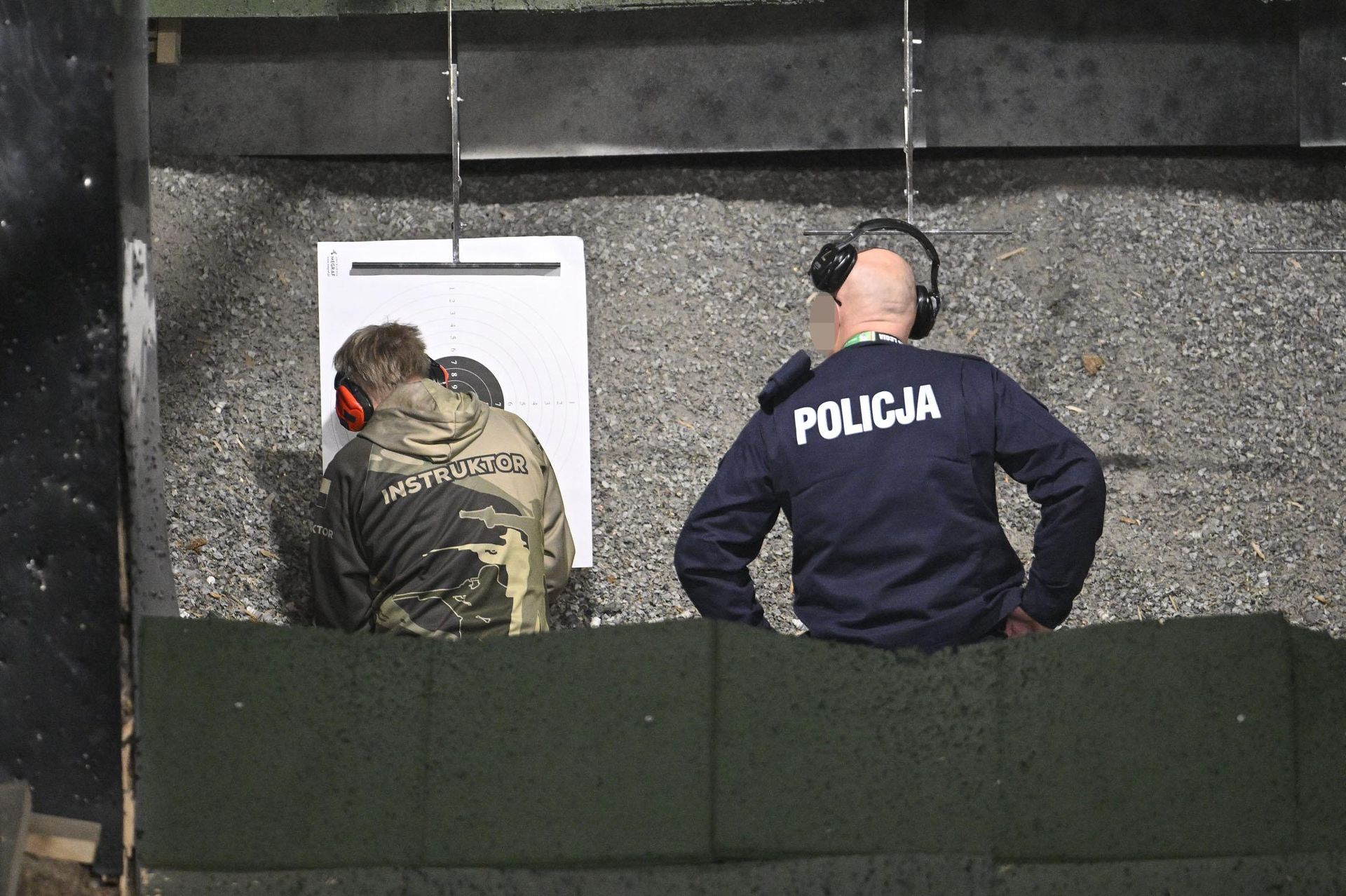 Zawody strzeleckie w Warszawie. Z bronią weterani, funkcjonariusze i żołnierze