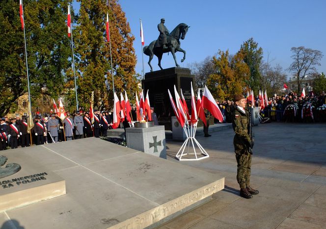 Święto Niepodległości w Lublinie. Setki mieszkańców świętowało na Placu Litewskim