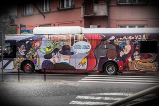 Częstochowa. Kolorowy autobus wozi pasażerów MPK. Co to za akcja? 