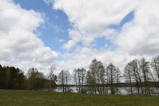 To jezioro na Mazurach jest niemal nietknięte przez człowieka. Nie wolno tam nawet krzyczeć