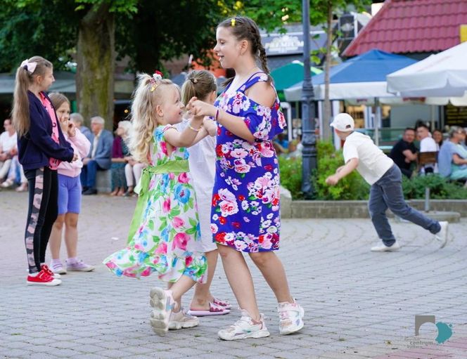 Potańcówka pod chmurką