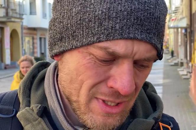 Rusłan sprzedaje rower i jedzie na Ukrainę. "Muszę walczyć!"