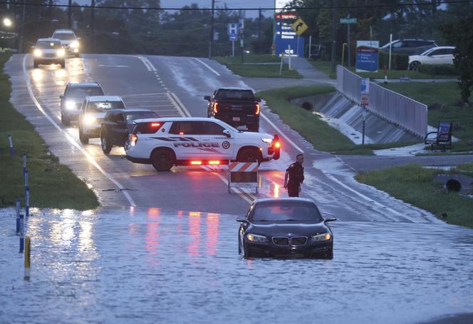 Wschodnie Wybrzeże sprząta po huraganie Debby