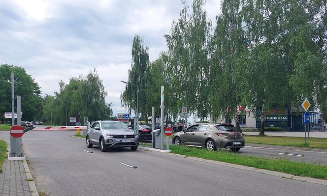 Szpital "papieski" ma nowy system parkingowy