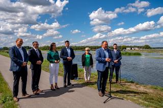 Rowerem na pociąg. Ścieżka na Kanale Łączańskim to nie tylko piękne widoki