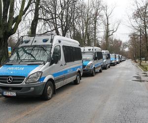 Sejm obstawiony jak twierdza! Tak szykowali się na przyjście Kamińskiego i Wąsika 