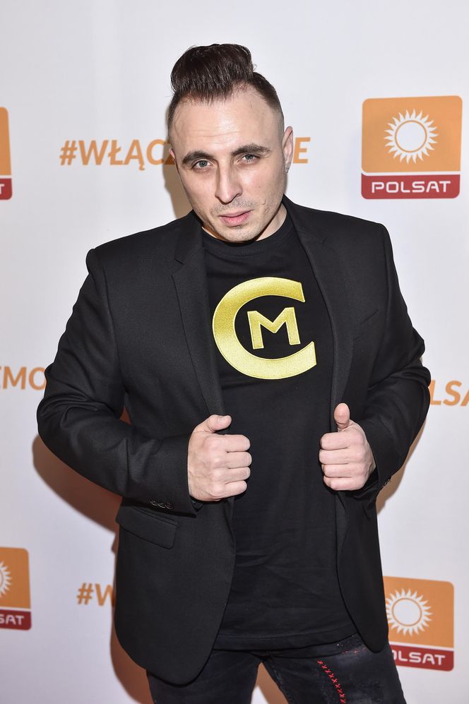 Czadoman pod ołtarzem na Boże Ciało