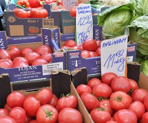 Ceny warzyw i owoców zwalają z nóg! Drożyzna na warszawskich bazarach 