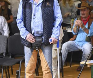 Kowboj o kulach. Tak Olbrychski wraca do zdrowia po operacji