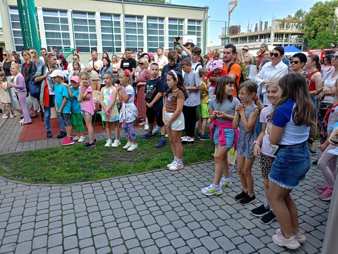 Nowa ławka Gaudiego została uroczyście odsłonięta podczas Pikniku Rodzinnego 2024 w siedleckiej "Jedynce"