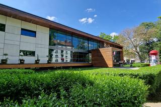 Tarnogórskie Centrum Kultury stworzy nową mozaikę. Jak wyglądają te z PRL-u, które już tu są? Zobacz zdjęcia