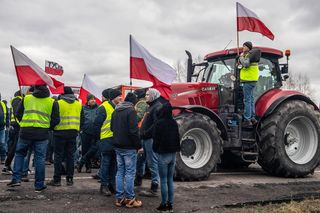 Strajk rolników. Droga ekspresowa S7 zablokowana. Gigantyczne utrudnienia dla kierowców