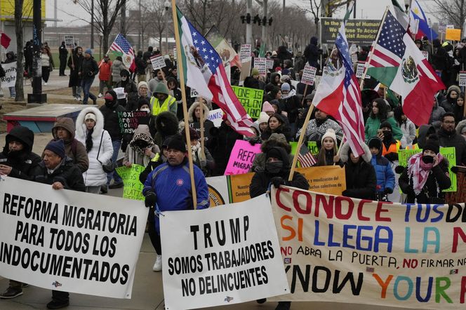 Trump nie żartował. Tysiące imigrantów wezwanych do natychmiastowego opuszczenia USA