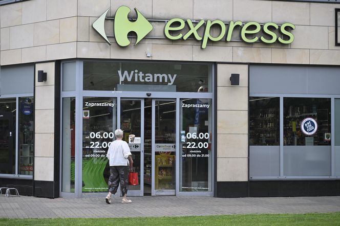 Czy 15 lutego zrobimy zakupy w sklepach?