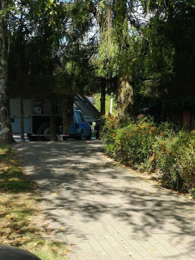 ABW w akcji. Znaleziono broń i materiały wybuchowe. Trwa ewakuacja