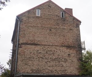 Opuszczona zabytkowa kamienica przy ul. Sienkiewicza w Białymstoku