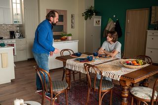 Barwy szczęścia, odcinek 3234: Romeo (Jacek Tyszkiewicz), Borys (Jakub Wieczorek)