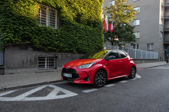 2020 Toyota Yaris 1.5 HYBRID Premiere Edition (Tokyo Fusion)