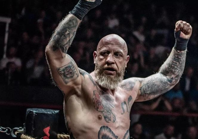 Goat Parobiec odpalił się po tym, co stało się w walce Marcoń - Załęcki. Nerwy mu puściły. Wyzwał zawodnika Clout MMA, chce się ponap***