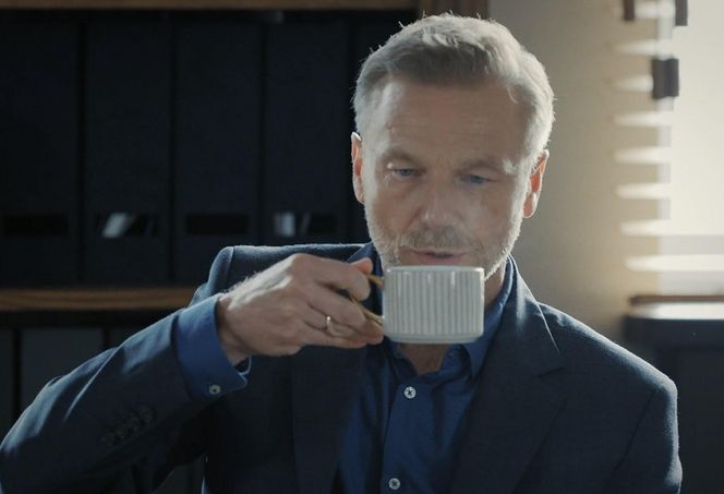 M jak miłość, odcinek 1885. Andrzej Budzyński (Krystian Wieczorek