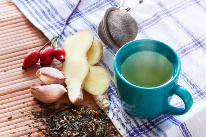 Zamiast biec do apteki, zajrzyj do kuchennej szafki. Te produkty naturalnie oczyszczą płuca