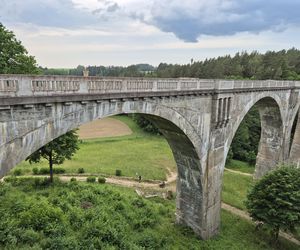 Zabytkowe mosty przyciągają rzesze turystów. Należą do jednych z najwyższych w Polsce [ZDJĘCIA]