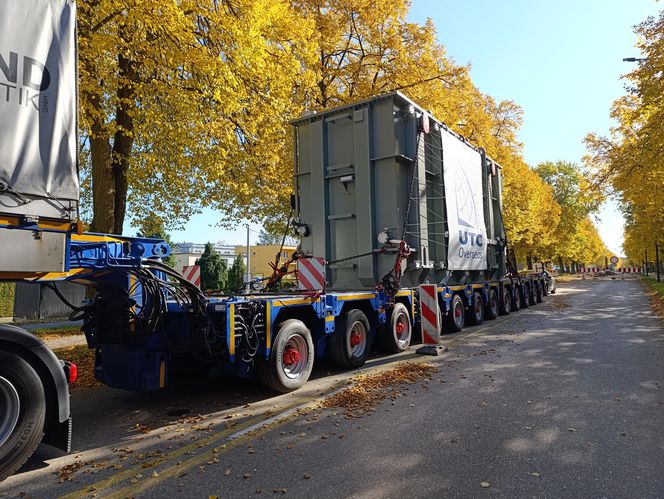 Ogromny transport dla Baltic Power. We Władysławowie