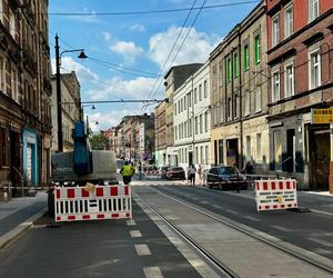 Utrudnienia na ul. Piekarskiej w Bytomiu w związku z wyburzaniem pustostanu