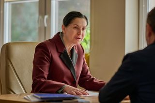 Na Wspólnej, odc 4017. Sławek (Mariusz Słupiński), urzędniczka (Katarzyna Dworak)