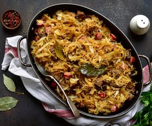 Wigilijny bigos dla zaradnych. Jak zamrozić na święta dania z kapusty kiszonej?