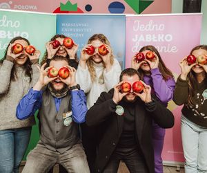 Ustanowiono rekord Polski w sztafecie jedzenia jabłek. A Ty, jadłeś już dziś jabłko?