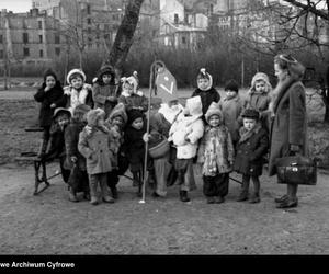 Mikołaj w Ogrodzie Saskim - między 1947 r. i 1950 r. 