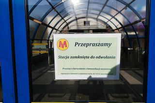 Utrudnienia w metrze. Linia M1 kursuje w dwóch pętlach 