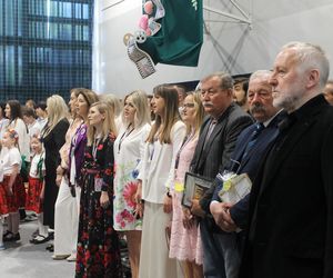 Jubileusz 40-lecia połączony był ze świętem szkoły, ponieważ obchodzi ona również 28. rocznicę nadania imienia.