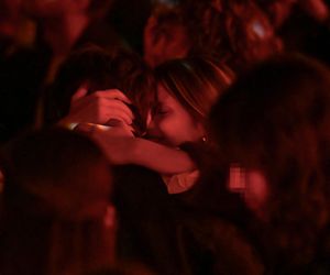 Maciej Musiał całował ukochaną na balkonie