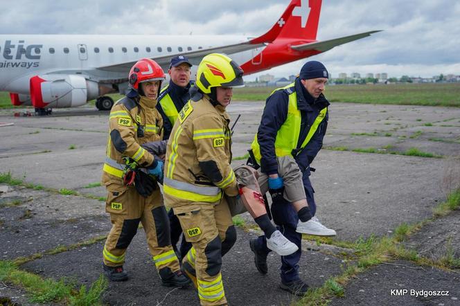 Ćwiczenia służb na lotnisku w Bydgoszczy