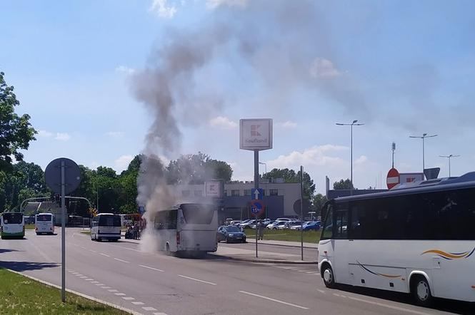 Przy dworcu PKS w Białymstoku zapalił się autobus