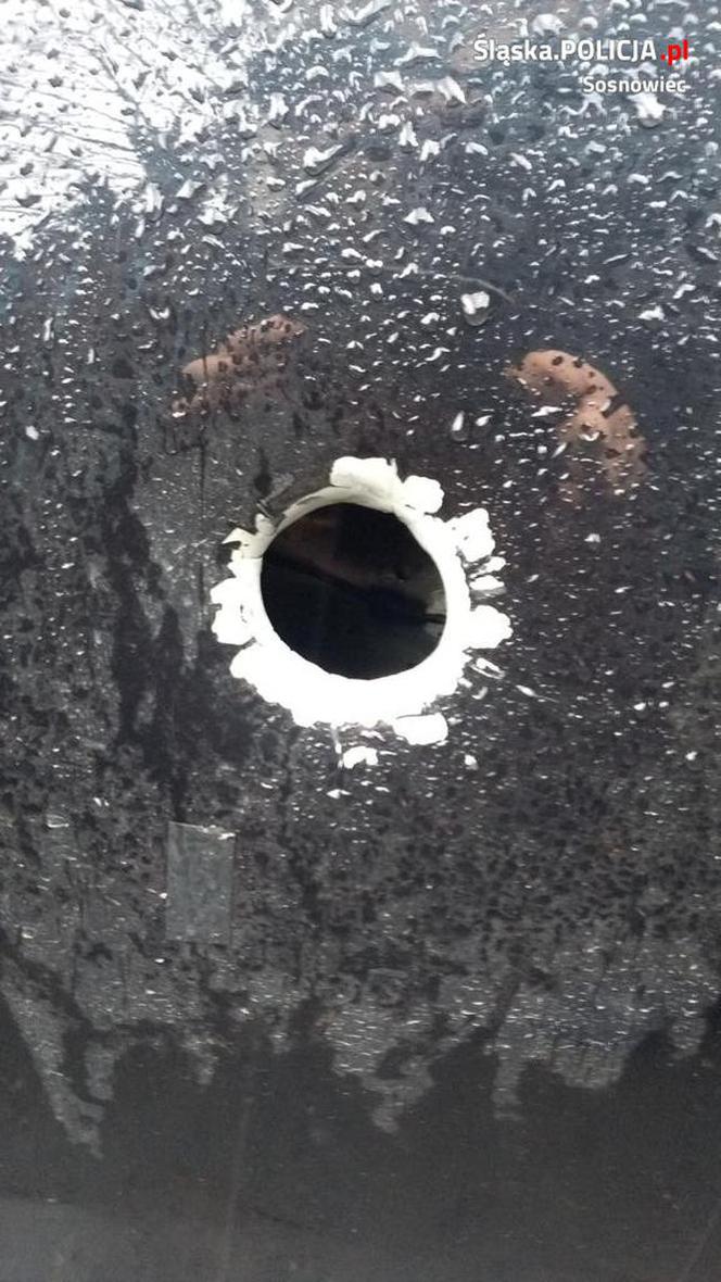 Sosnowiec. Chciał wysadzić samochód w powietrze? Podłożył ładunek wybuchowy [ZDJĘCIA]
