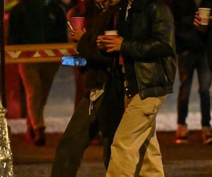 Maciej Musiał całował ukochaną na balkonie