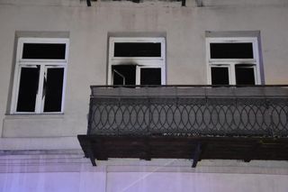 Chełm. Recydywiści oskarżeni o brutalne pobicie i podpalenie dwóch mężczyzn w mieszkaniu