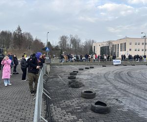 Finał WOŚP w Olsztynie. Występy artystyczne w Kortosferze i driftowanie na parkingu UWM